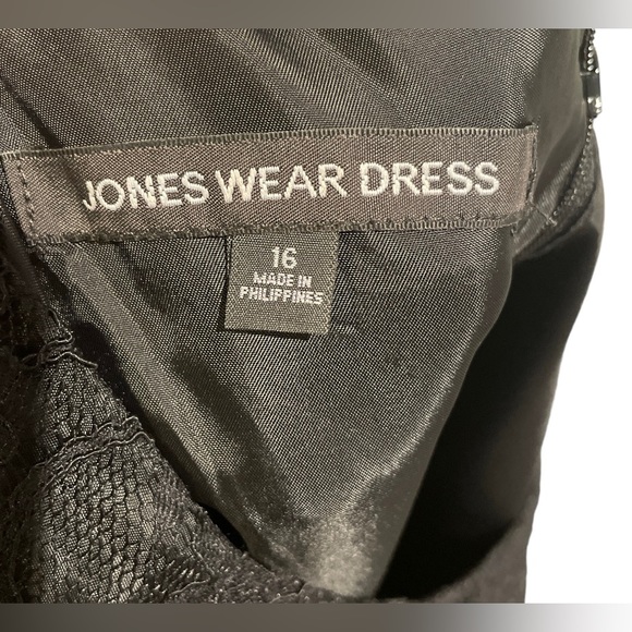Jones Wear black formal lined lace dress - Picture 4 of 5